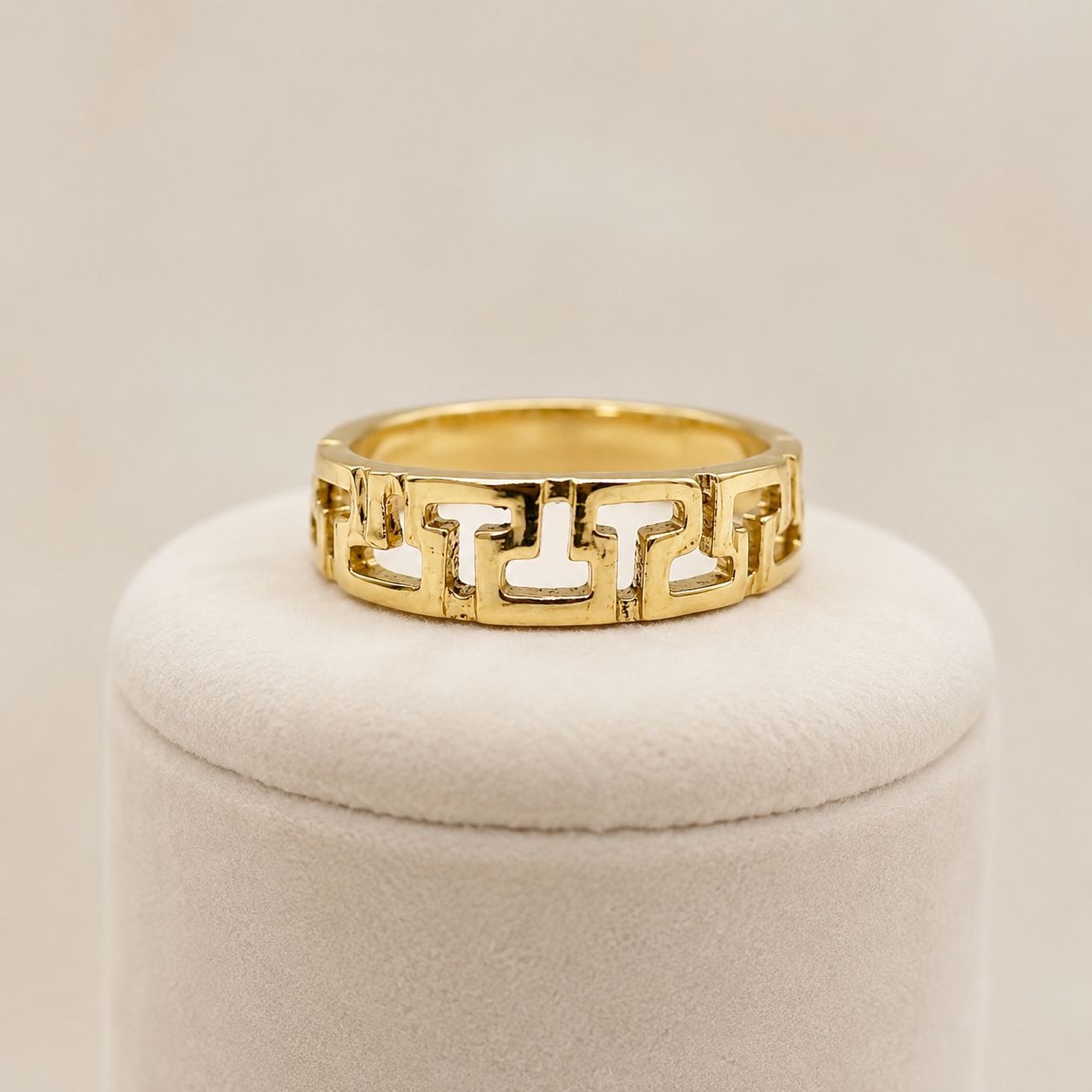 Pre-loved 14ct Gold Openwork Pattern Ring