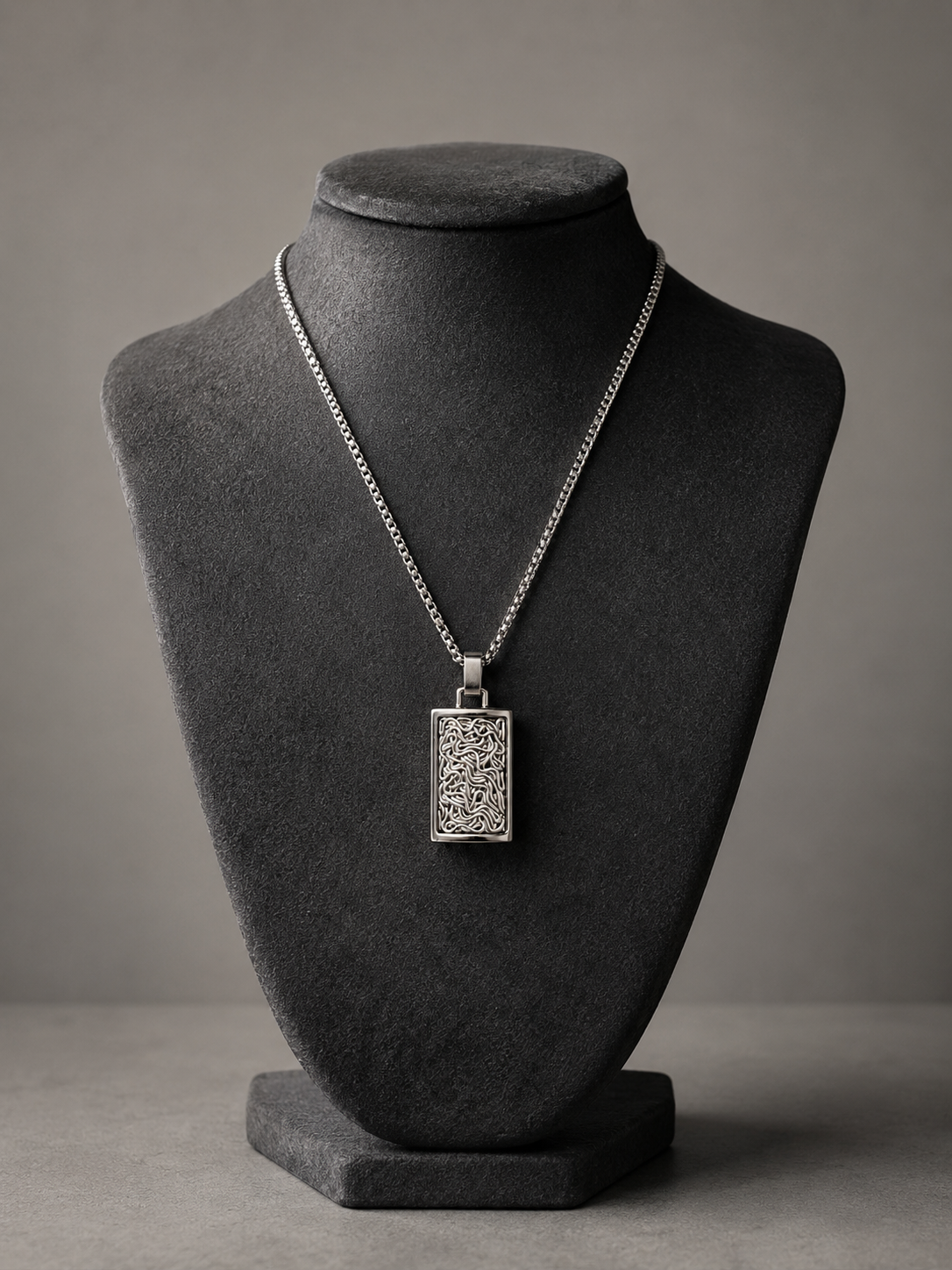 UNIQUE &CO. Stainless Steel Maze Pendant Necklace