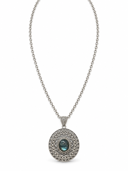 Intricate Labradorite Pendant Necklace
